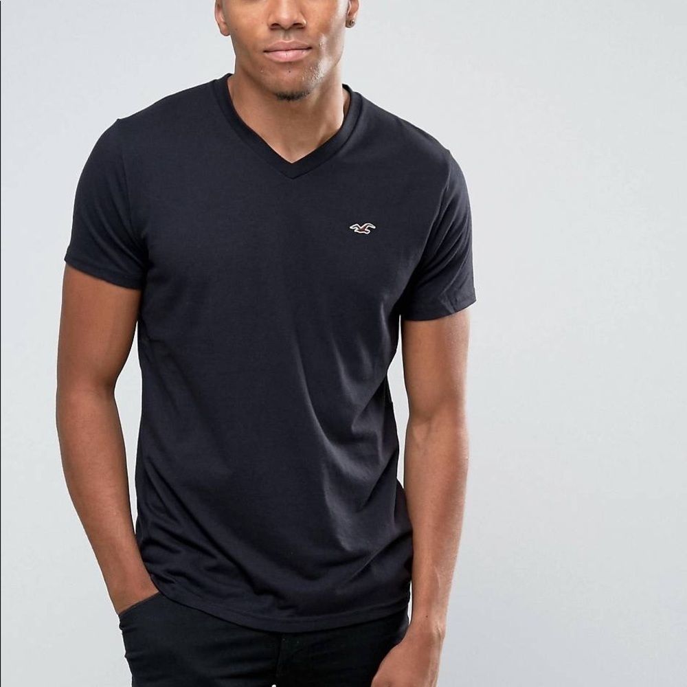 Mens Large Navy Hollister T-Shirt In Slim Fit with V Neck